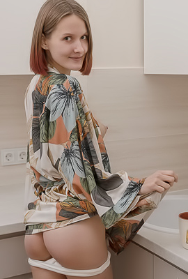 Mak In Hot In Kitchen