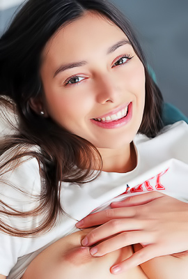 Shelena Seductively Teases With Crop Top, Concealing Desires Beneath