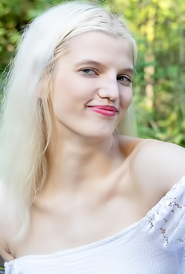 Roni Confesses Her Secrets In The Forests Secluded Bench